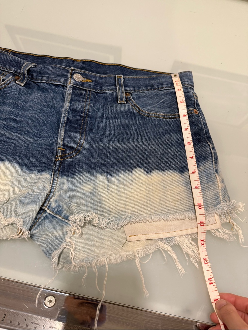 Reworked Levi’s 501 High Waisted Dip Dye Bleached Frayed Cut Off Shorts Size 31 - Picture 9 of 9